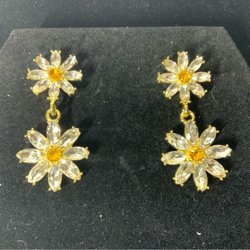 Rhinestone Daisy Dangle Post Earrings New